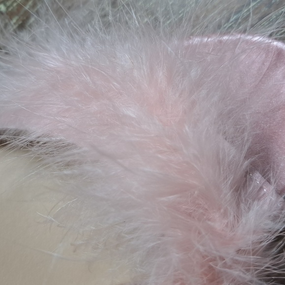 AOOTAO Fashion Pink Fluffy Shoes Feathers Open Toe Gold Textured Heel Size 9.5 - Picture 3 of 7